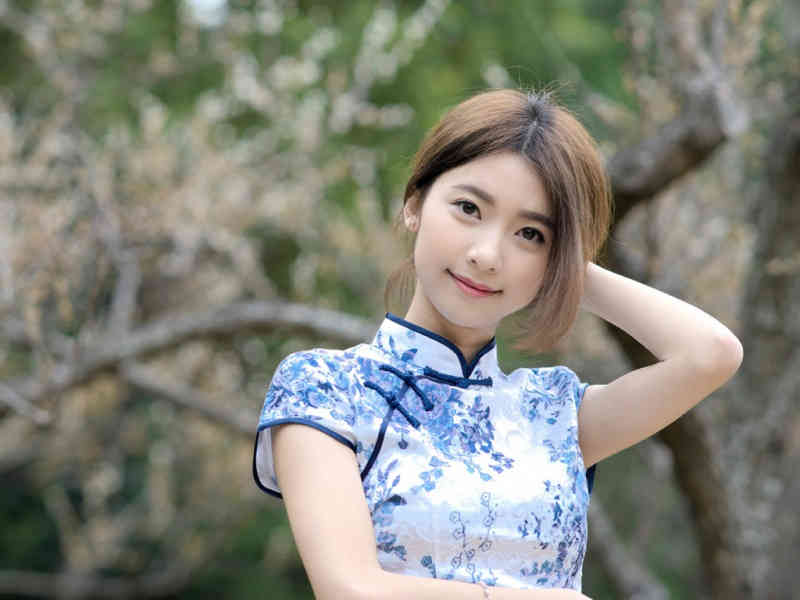苹果客服回应女生手机隔空收到陌生人信息
