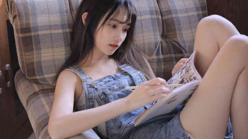 上海街头现全车满钻劳斯莱斯 网友：纸醉金迷(图)