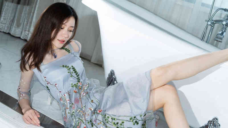 孟晚舟发朋友圈夸赞姚安娜 破除二人不和传闻